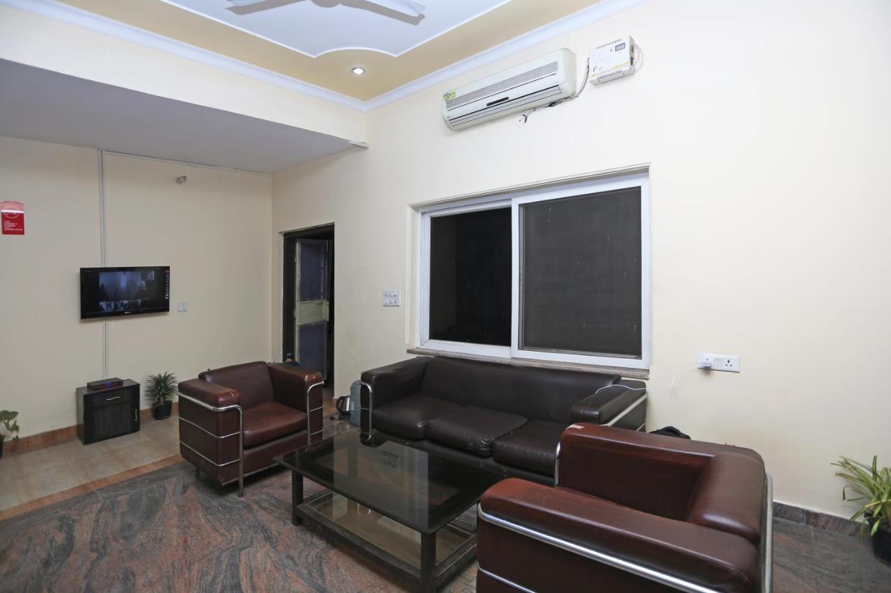 Oyo 8240 Maan Residency Hotel Gurgaon Luaran gambar